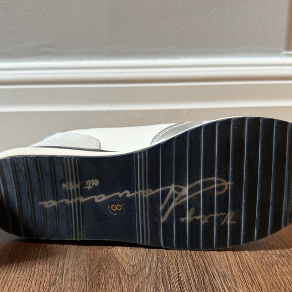 Vintage Havana Cream and Silver Sneakers with Burgundy Star - Picture 4 of 9